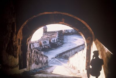 085085-R1-52-53.jpg