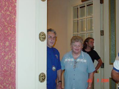 Steve and Sandra Hulsey arriving from Auburndale, FL at Registration, Friday 
afternoon.
